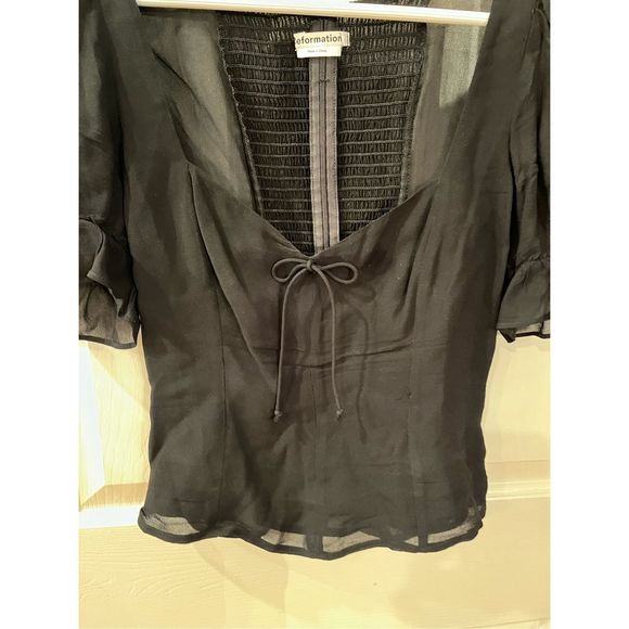 Reformation Delevan Black Smocked Sheer Puff Sleeve Top sz 2 EUC - Picture 3 of 7